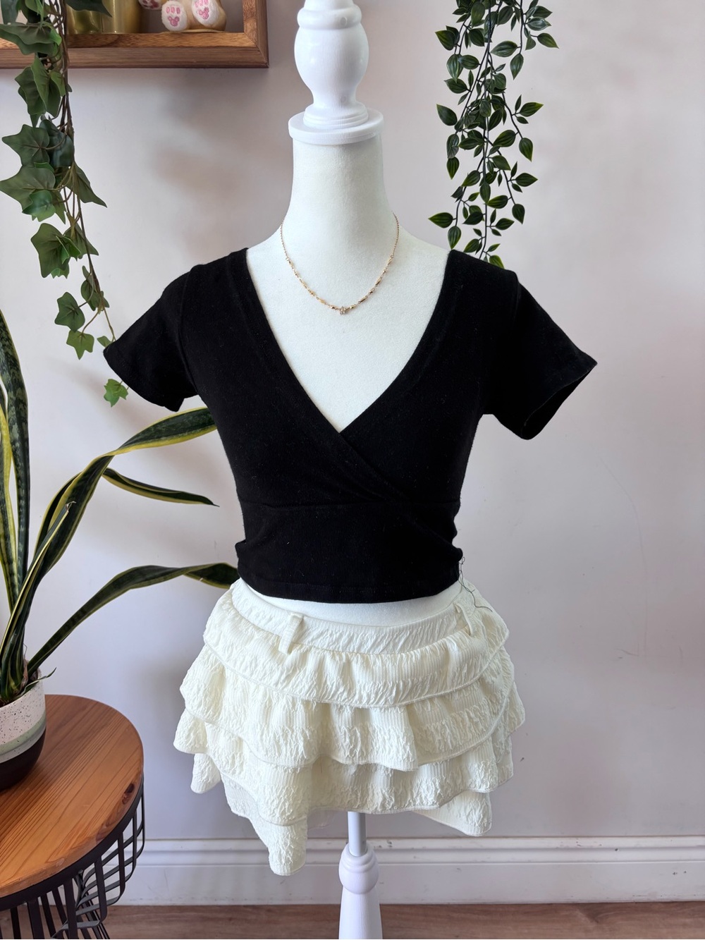 Brandy Melville Black Sleeveless Crop Top